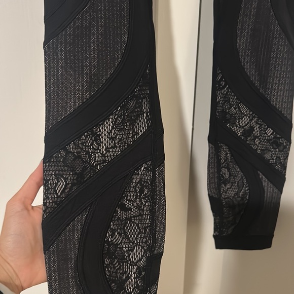 size 4 lulu leggings - Picture 2 of 5